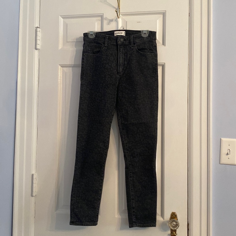 Abercrombie & Fitch High Rise Super Skinny Ankle Black Cheetah Print Jeans